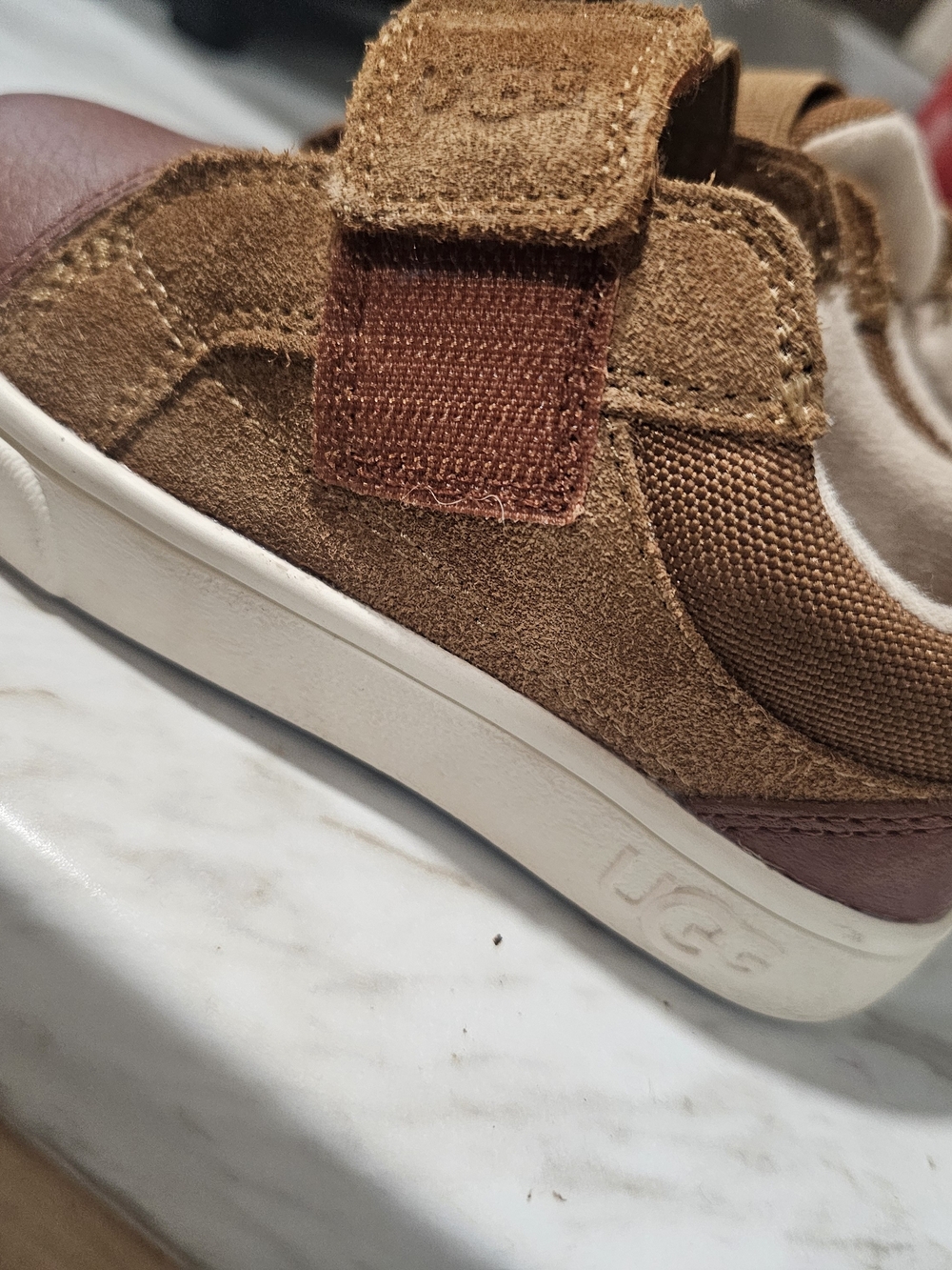 UGG Boys Toddler Chestnut Brown Suede Velcro Sneaker Size 8